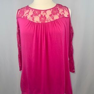 Kate & Mallory round neck, 3/4 sleeve cold shoulder, HI to LO Hem - XL